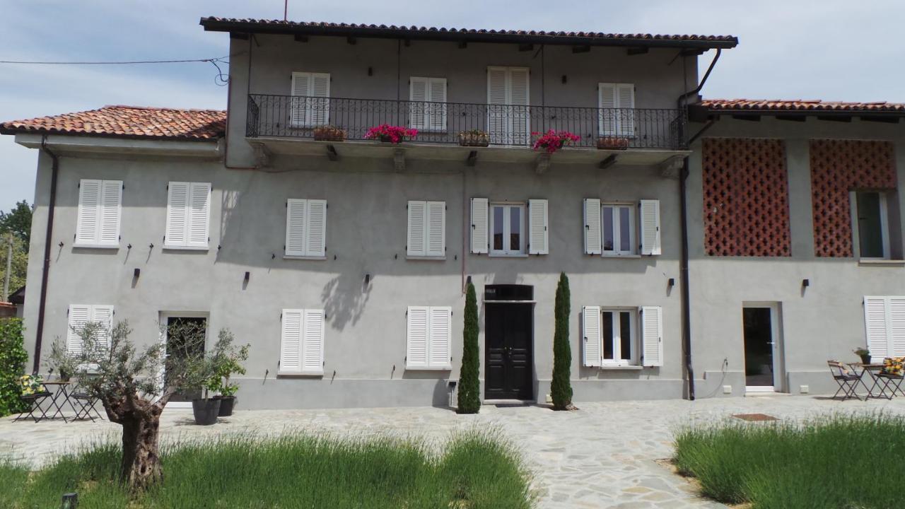 Sotto La Vigna Charm Stay Adults Only Vacation Suite Appartment Montegrosso dʼAsti Eksteriør bilde